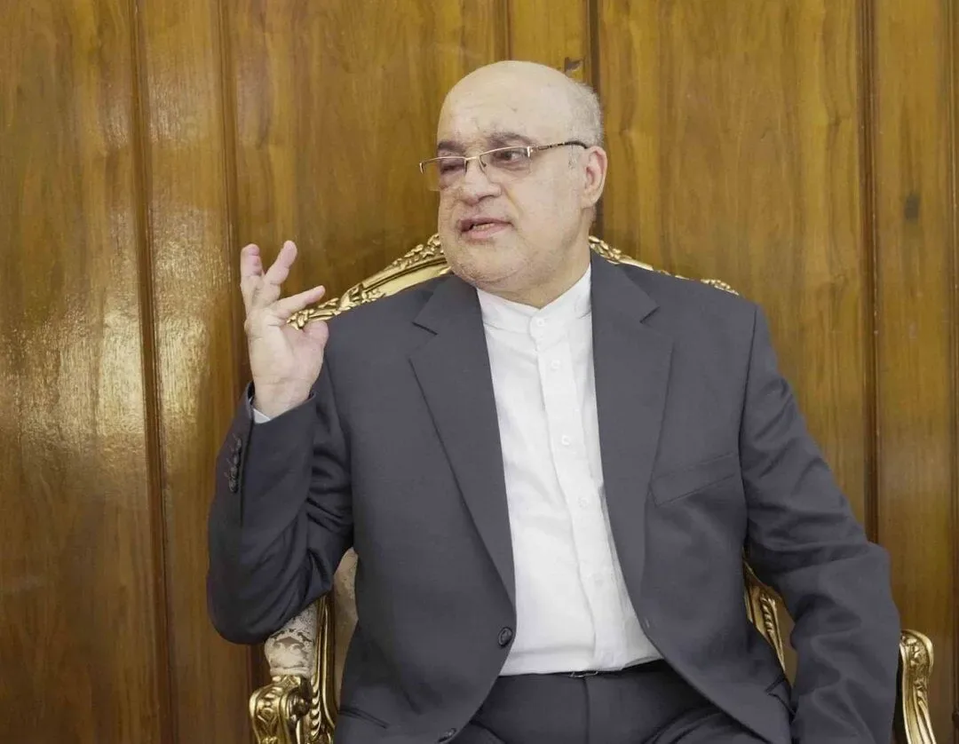 سفیر پیشین ایران در لبنان: در ماجرای پیجرها، خبر میرسد اسکنری دارد از ایران میآید که مواد داخل آنها را کشف میکند، به همین دلیل آن را با موشک میزنند، مسئول حزبالله که به این ماجرا مشکوک شده بود را هم میزنند/ مواد منفجره را طوری داخل پیجر قرار داده بودند که به سختی قابل کشف بود؛ یک مقوای نازک با ابعاد ۲.۵ در ۴ سانت در داخل لایههای باطری