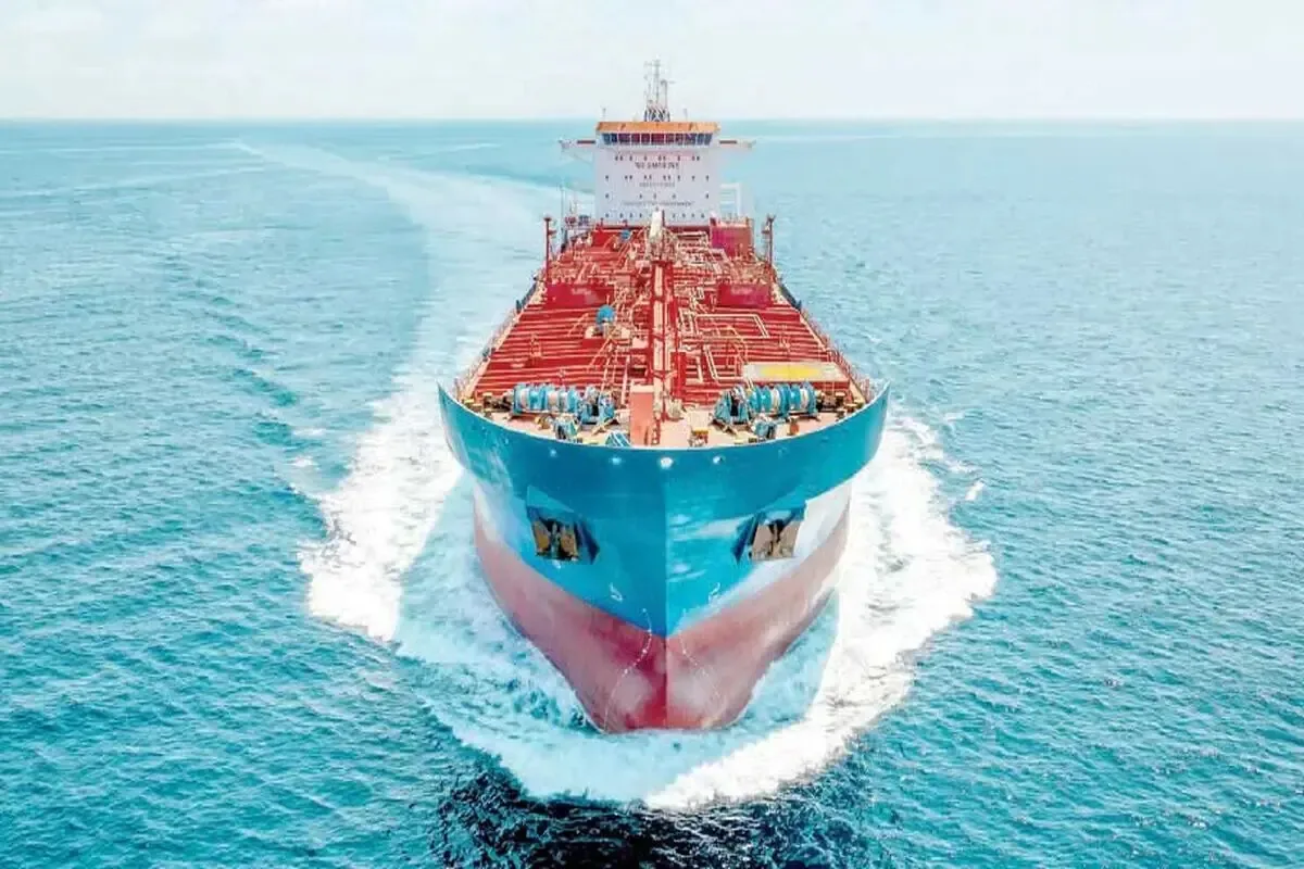 نفت گرفتار سه جنگ