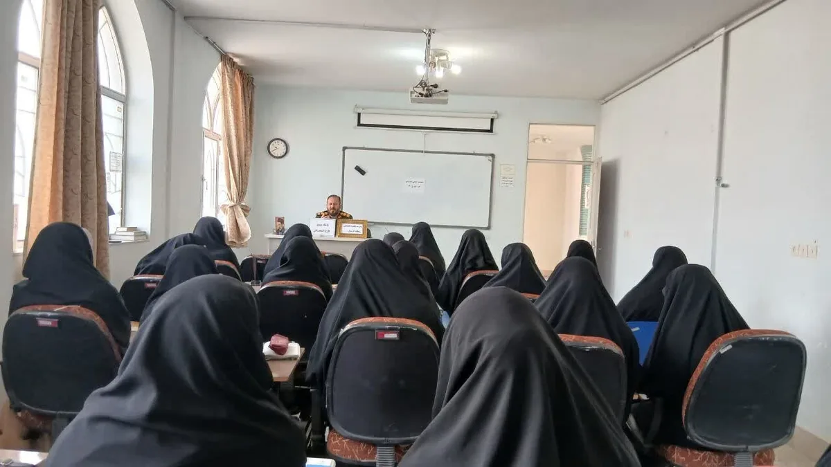 بصیرت، سپر جامعه در برابر فتنهها است