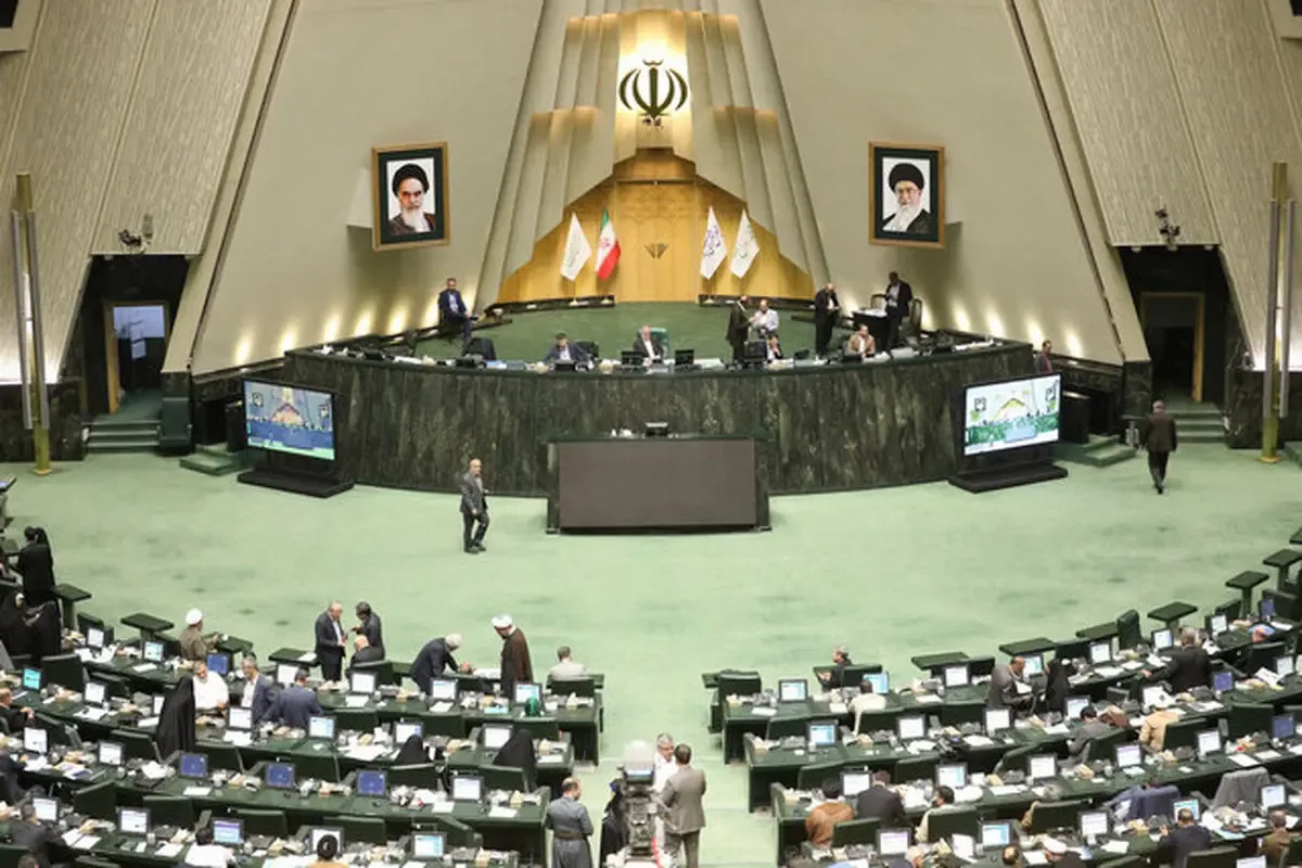 طرح مقابله با نفوذ بیگانگان و سوال از وزیر اقتصاد در دستور کار مجلس