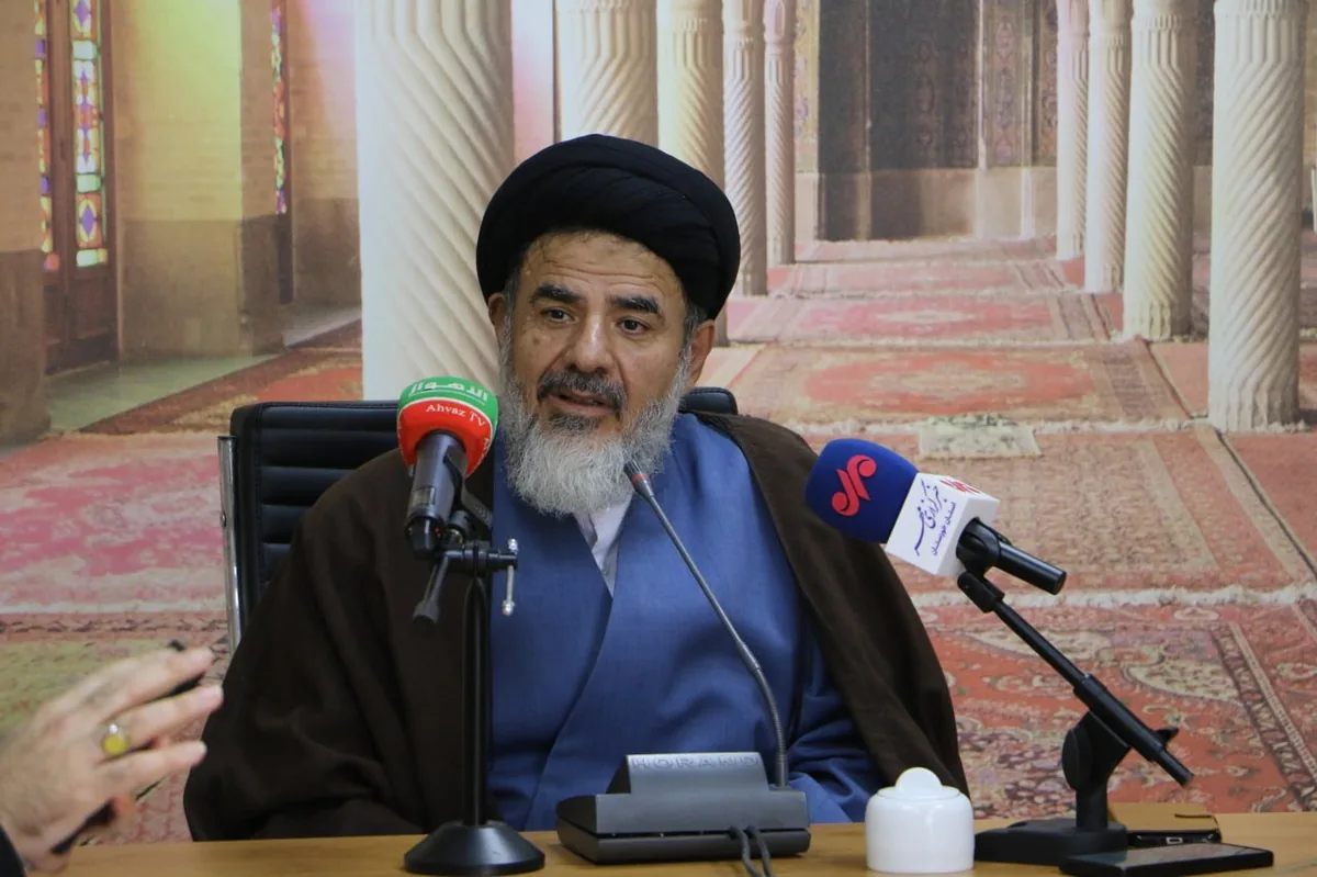 نخبگان باید استعداد خود را در راه انقلاب به کار گیرند