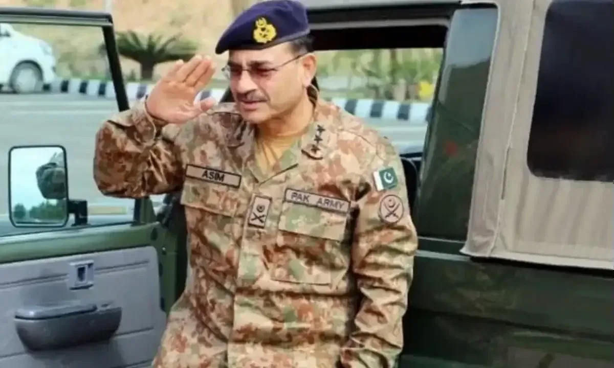 عاصم منیر وارد تهران شد