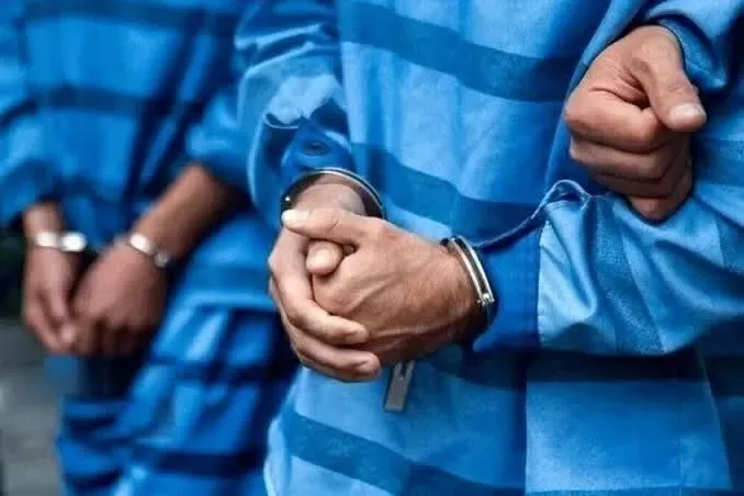 دستگیری سارق با پابند الکترونیکی / شلیک پلیس به اراذل قمهکش در مولوی