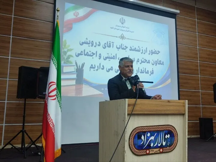همایش تجلیل از مدیران مدارس گناوه برگزار شد
