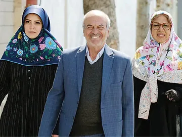 قرار بود قیلم "خانوم والده" طبقهبندی سنی داشته باشد اما دختران دبستانی را به تماشای آن بردند