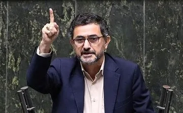 واکنش نماینده تهران به اطلاعیه دفتر رهبری در رد ماجرای استعفای ۲۸ گانه پزشکیان: دوران بزن در رو علیه فرامین و تدابیر ولایت فقیه گذشت!