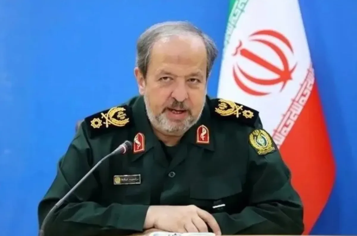 سرپرست وزارت دفاع: در میانه جنگ شاهد شگفتانههای فناورانه در حوزه تکنیک و تاکتیک بودیم؛ شگفتانههایی که دشمن را غافلگیر کرد/ تولید موشک، پهپاد و سایر تجهیزات مورد نیاز نیروهای مسلح در طول جنگ نه تنها متوقف نشد، بلکه چند برابر افزایش یافت