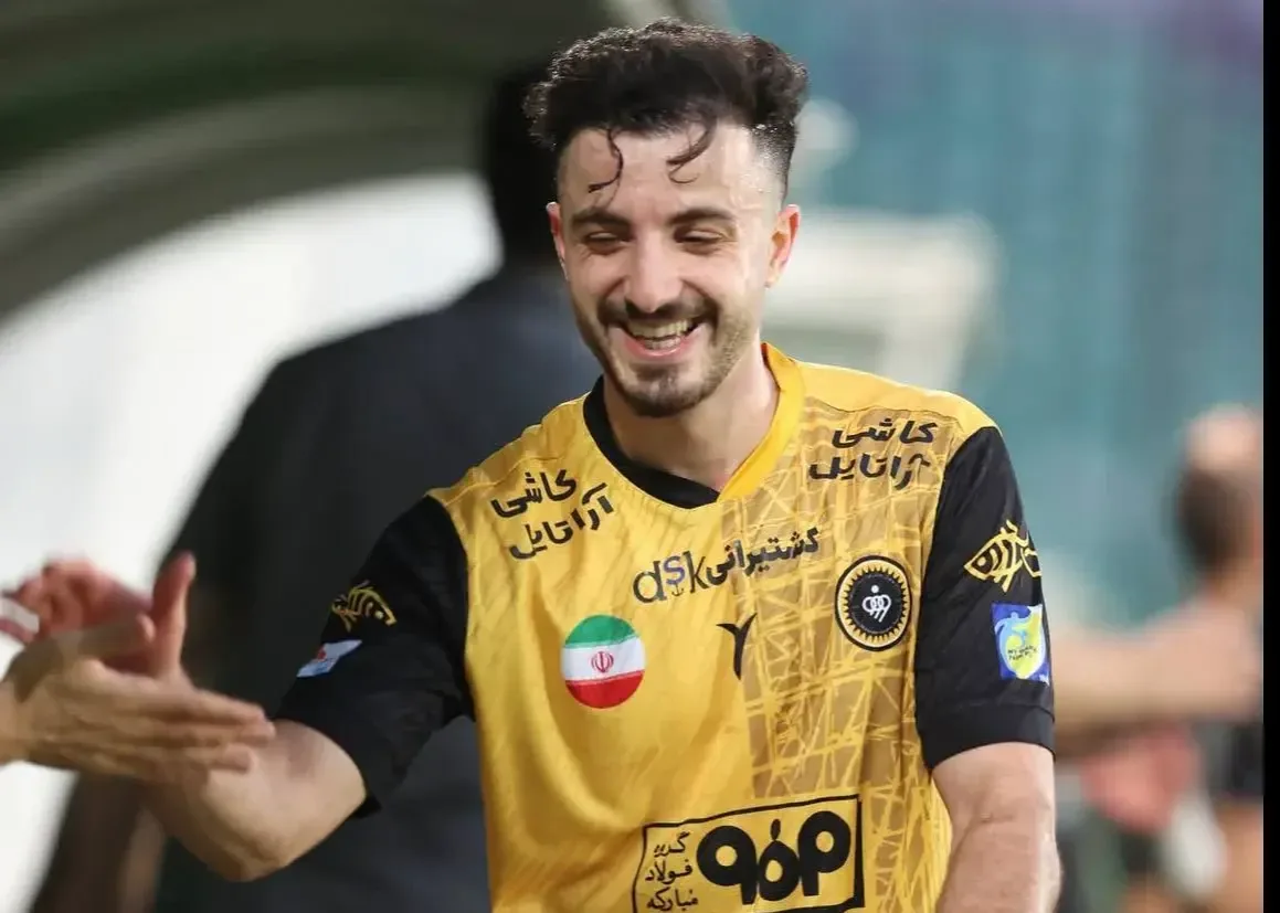 خوشرو ترین تعویضی فوتبال با پیراهن سپاهان!