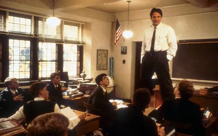 نمایی از فیلم انجمن شاعران مرده (Dead Poets Society)؛ پیشنهاد فیلم پاییزی