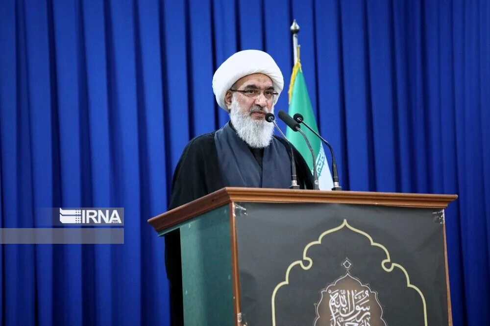 امام جمعه بوشهر: بازارچه عرضه مستقیم کالا در این استان راه اندازی شود