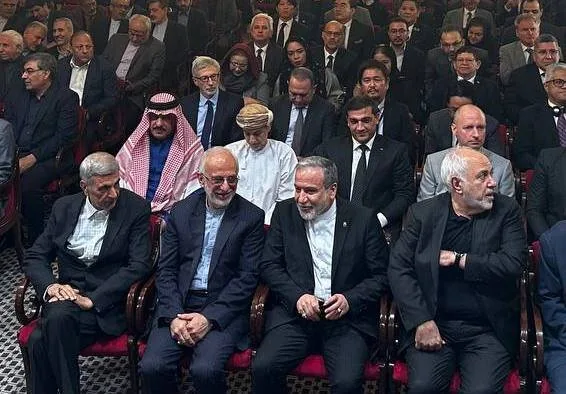 حضور عراقچی و ظریف در نشست تخصصی «نقش شهید خرازی در اجماع‌سازی سیاست خارجی» + عکس