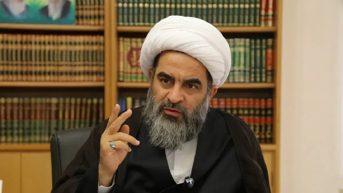 درخواست فاضل لنکرانی از مردم جمهوری آذربایجان: به اعتراضات درباره حجاب ادامه دهید