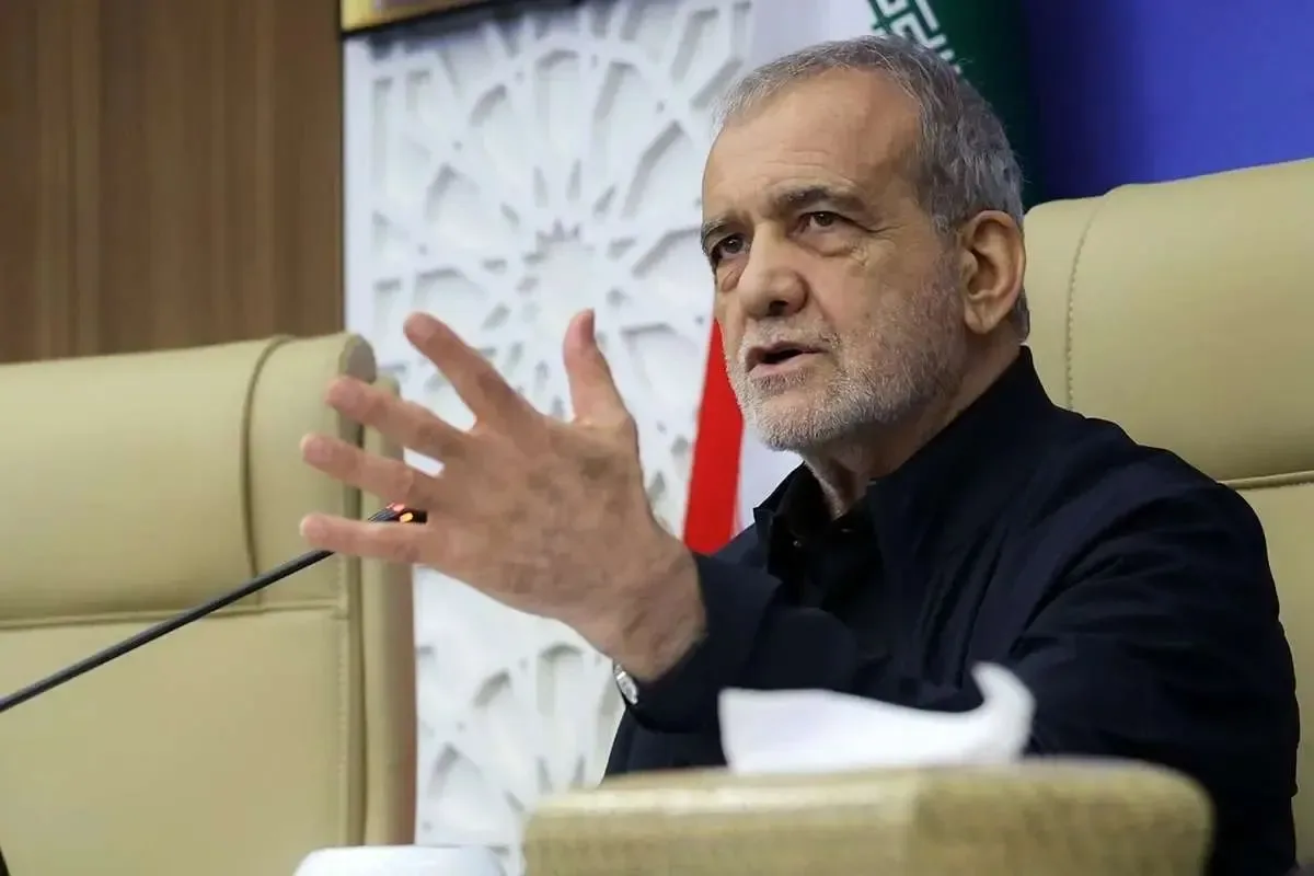 پزشکیان: تمرکز قدرت و مسئولیت در اختیار حلقهای محدود از افراد، با اصول حکمرانی مطلوب سازگار نیست/ هدف دولت بهرهگیری از ظرفیت انسانهای توانمند است، نه رویکردهای مبتنی بر گرایشهای جناحی/ در بسیاری از موارد، میان منابع و مصارف تناسب لازم رعایت نشده که نتیجه آن بروز ناترازیهای انرژی است