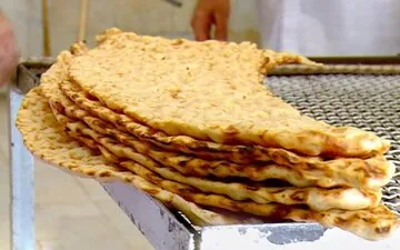 رئیس اتحادیه نانوایان سنگک تهران: فروش کیلویی نان بهتنهایی تخلفات را مهار نمیکند / احتمال تاثیر منفی اجرای طرح بر کیفیت سنگک