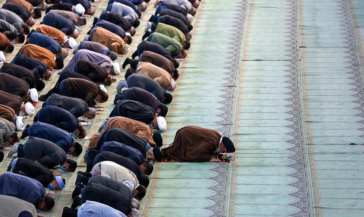 احکام شرعی : وظیفه مأموم در نماز جماعت