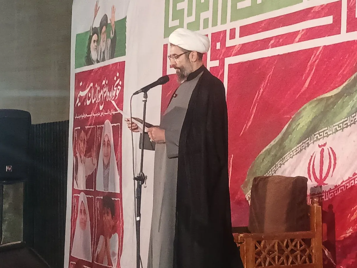 حجت الاسلام رستمی: پیام رهبری منشور هم عهدی امام و امت و نقشه راه پیشرفت کشور است