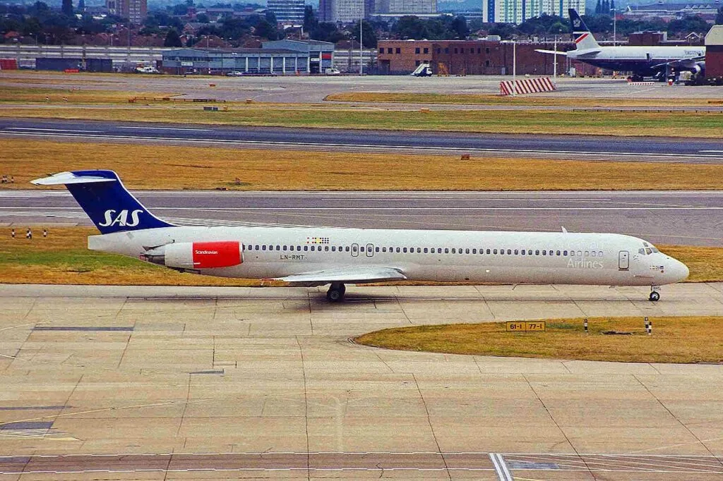 MD-82