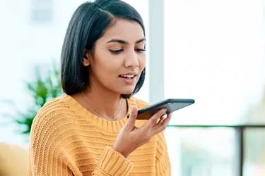 هوش مصنوعی فقط با گوش دادن به صدای شما میتواند نشانههای پیری مغز را شناسایی کند