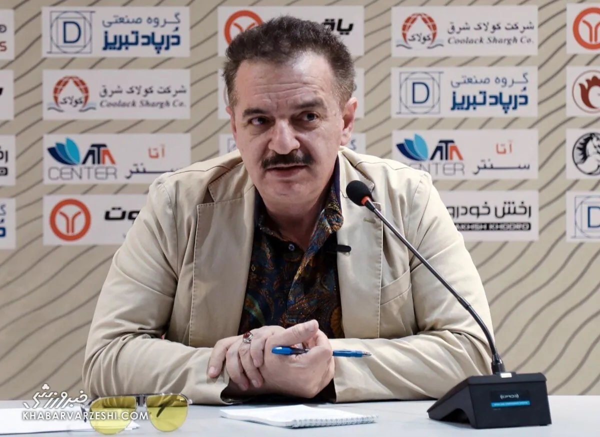خشم زنوزی از پرواز دولتی استقلال/ مالک تراکتور هم تهدید کرد: به فیفا شکایت میکنیم!