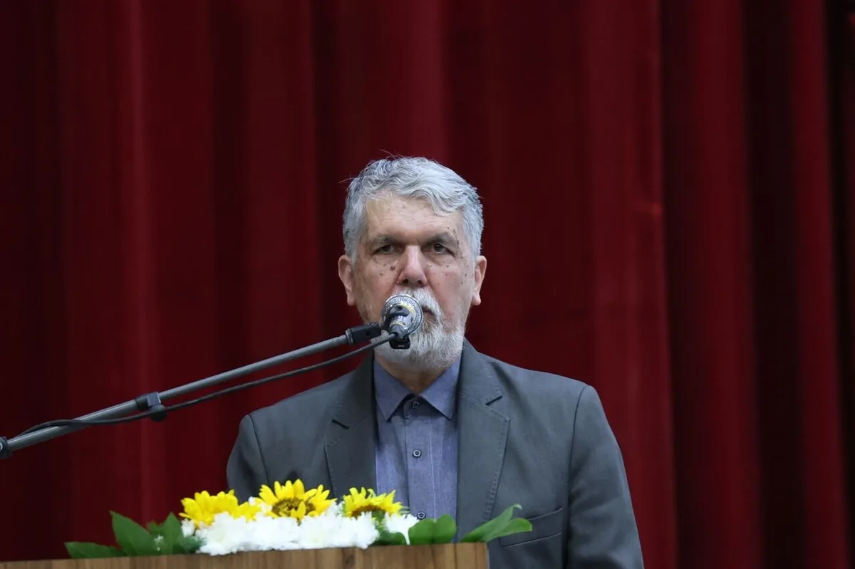 وزیر فرهنگ: هنر باید روستا را به متن زندگی بازگرداند