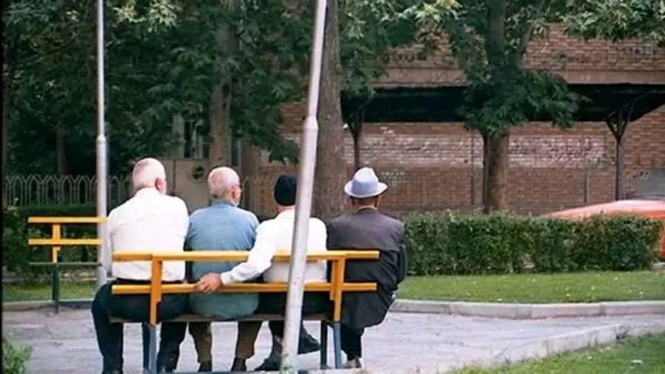 سوپرایز دولت برای بازنشستگان/ واریز بسته معیشتی ۲.۵ میلیون تومانی به حساب این افراد