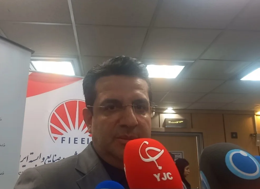 رایزنیها برای رفع محدودیت مرزهای هوایی ادامه دارد/ در تأمین کالاهای اساسی مشکلی نداریم+ فیلم