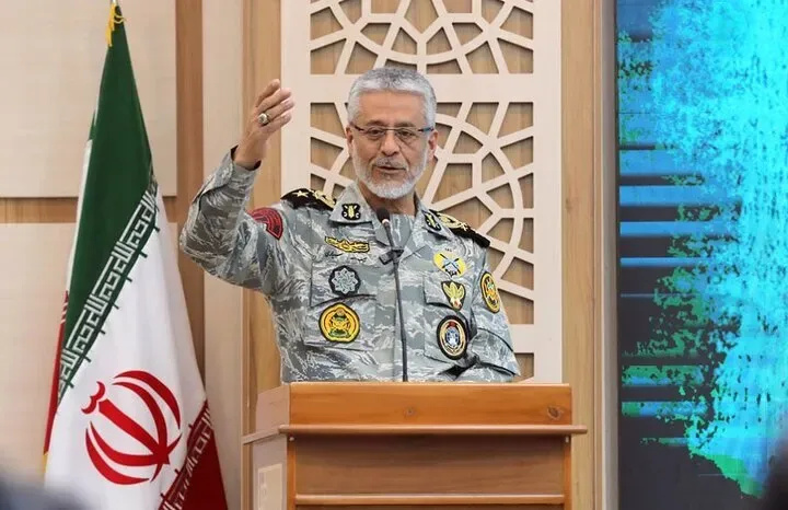 ارتش مسئول دفاع از تمامیت ارضی، استقلال و نظام جمهوری اسلامی است