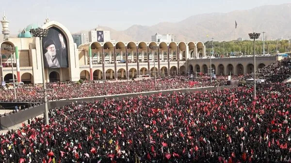 رهبر انقلاب در مصلی حضور داشتند؟ | این ویدئو را ببینید