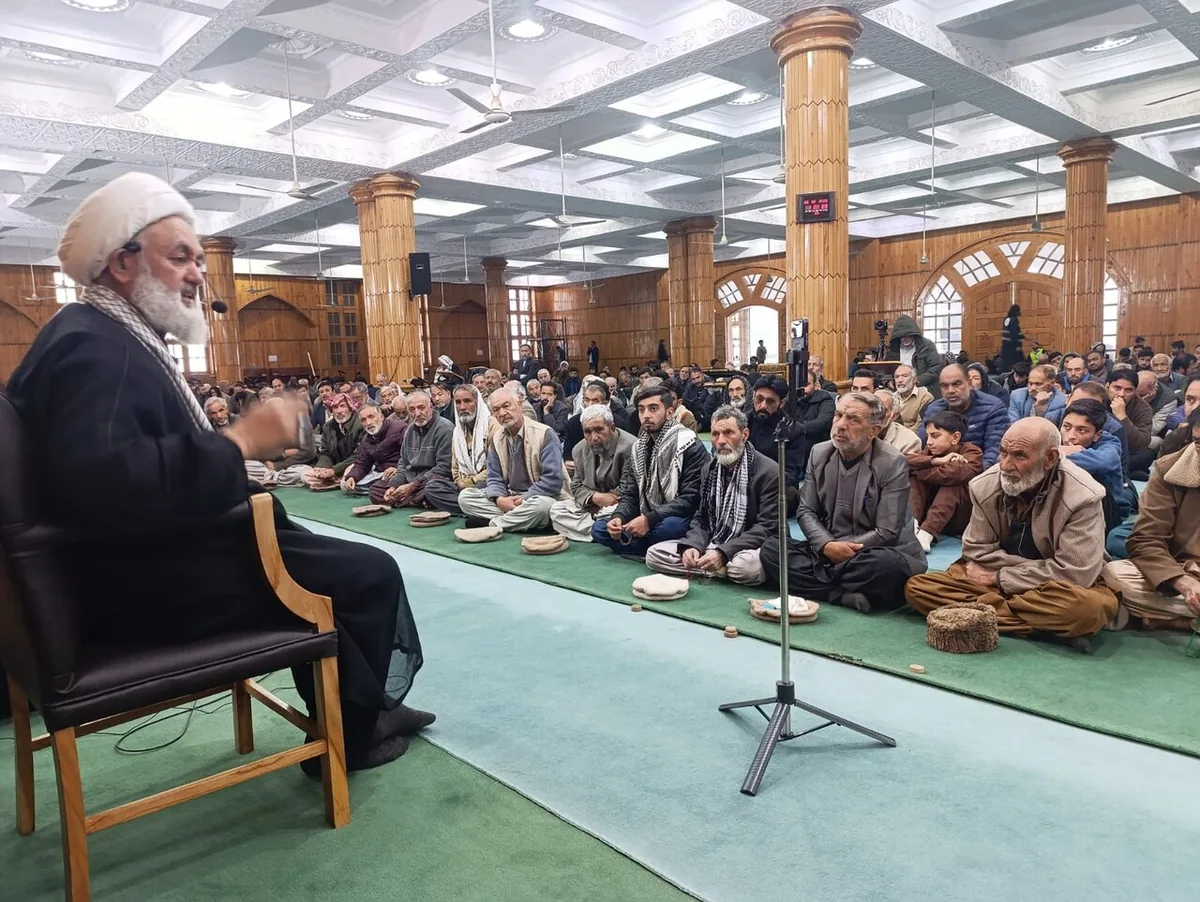 پیوند با اهل بیت علیهمالسلام بر پایه معرفت و آگاهی شکل میگیرد