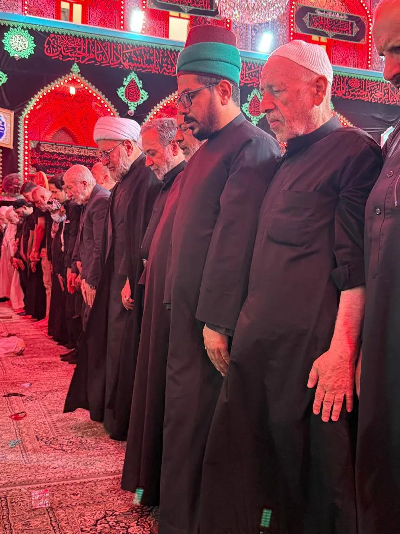 نماز ظهر عراقچی در بارگاه امام حسین (ع)