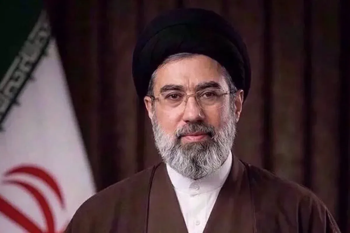 رهبر انقلاب: مسئولان حوزه سلامت به جامعه پرستاری توجه ویژه داشته باشند