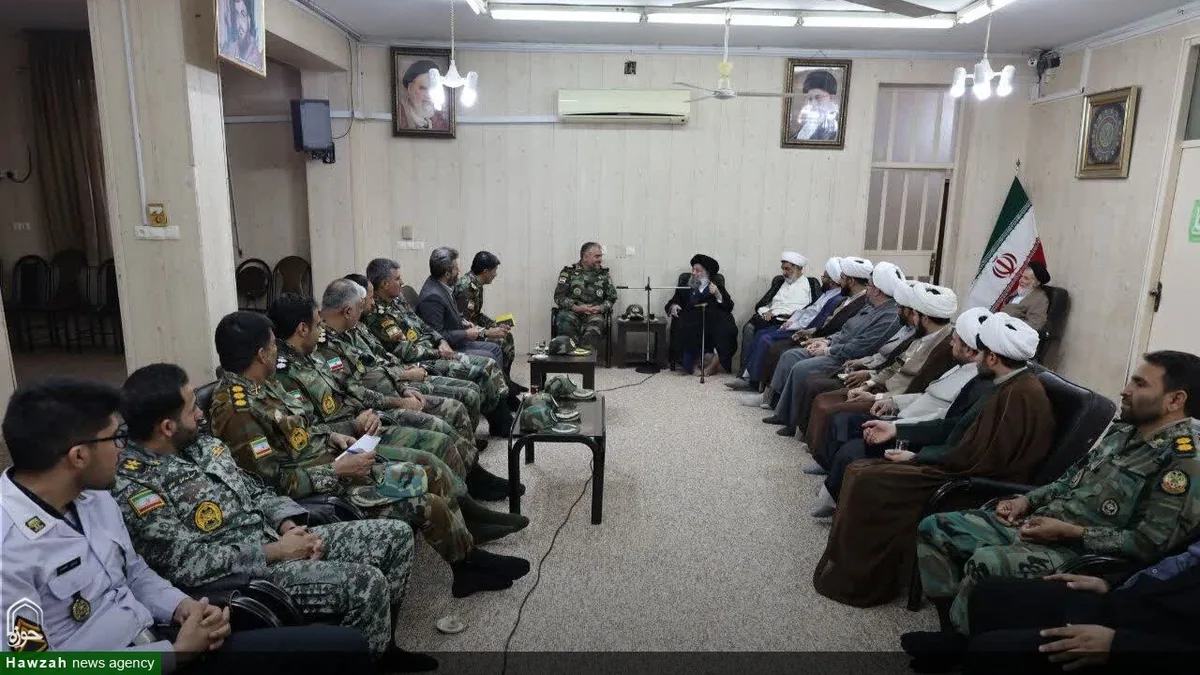 آیتالله موسوی جزایری بر ترویج فرهنگ ایثار و شهادت و پاسداشت ارزشهای دفاع مقدس تأکید کرد+ عکس