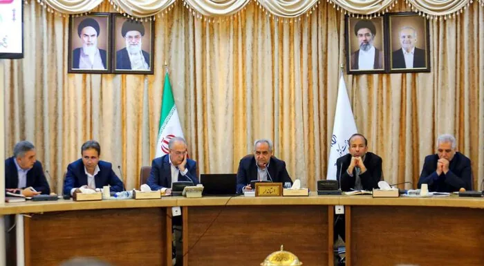 انتقاد استاندار آذربایجان شرقی از محقق نشدن تسهیلات نیروگاه‌های خورشیدی 