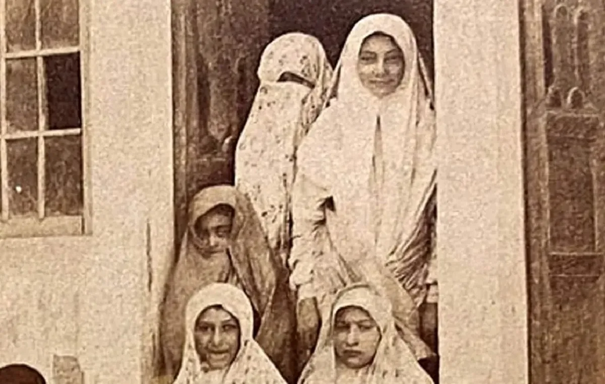 مدرسۀ دختران یهودی در دوران مظفرالدین شاه (عکس)