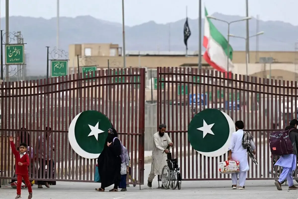 حمله ۲ خودروی انتحاری به ساختمان گمرک پاکستان در نزدیکی مرز ریمدان