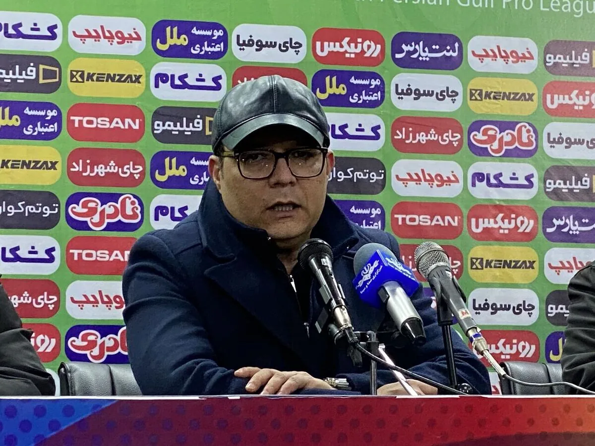 سرمربی ذوب آهن: با تمام توان برای کسب پیروزی و خوشحالی هواداران تلاش میکنیم