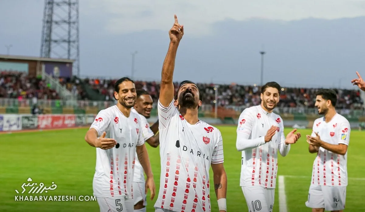۱۰ نفره شدن میزبان یا دخالت VAR؛ پرسپولیس چرا برد؟