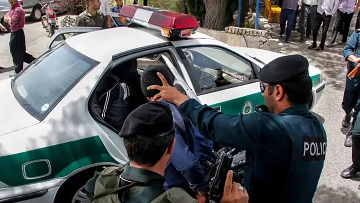 مأمور قلابی با خودروی بدون پلاک متوقف شد