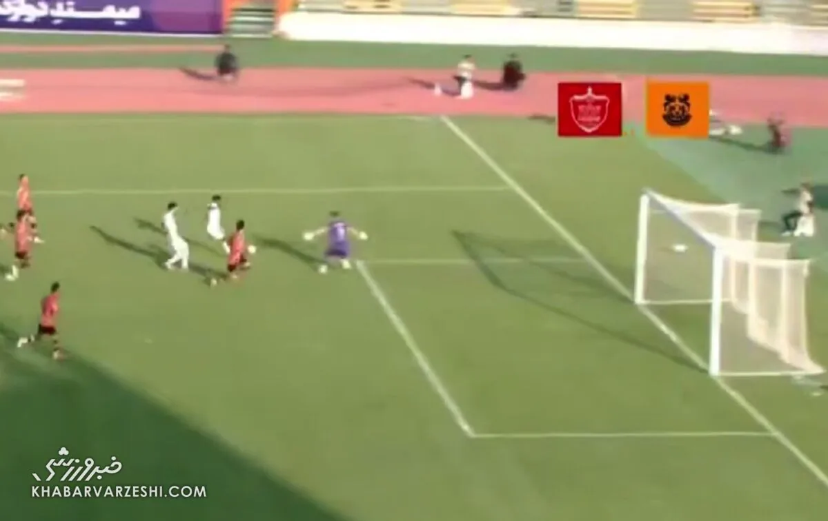 ویدیو| گل اول پرسپولیس به مس شهر بابک/ پاس اورونوف، ضربه زیرطاق بیفوما