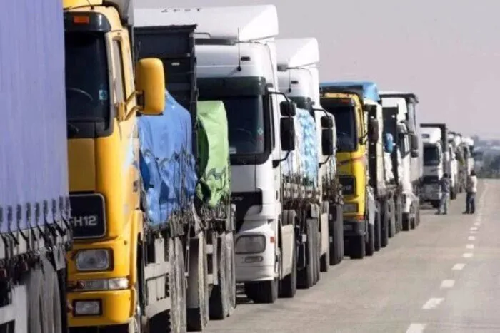 یک راه، هزاران گره؛ شریان تولید در شهرک صنعتی شیراز در محاصره ترافیک