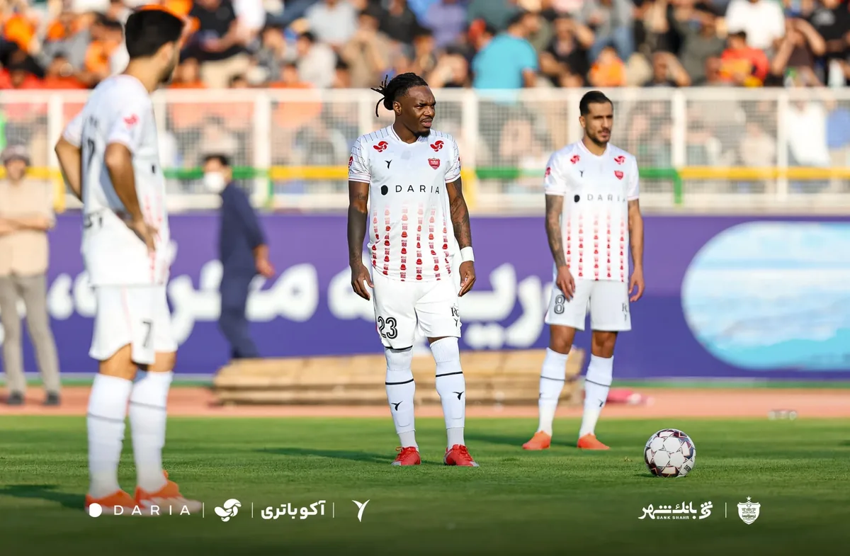 پرسپولیس مقابل مس برنده به رختکن رفت