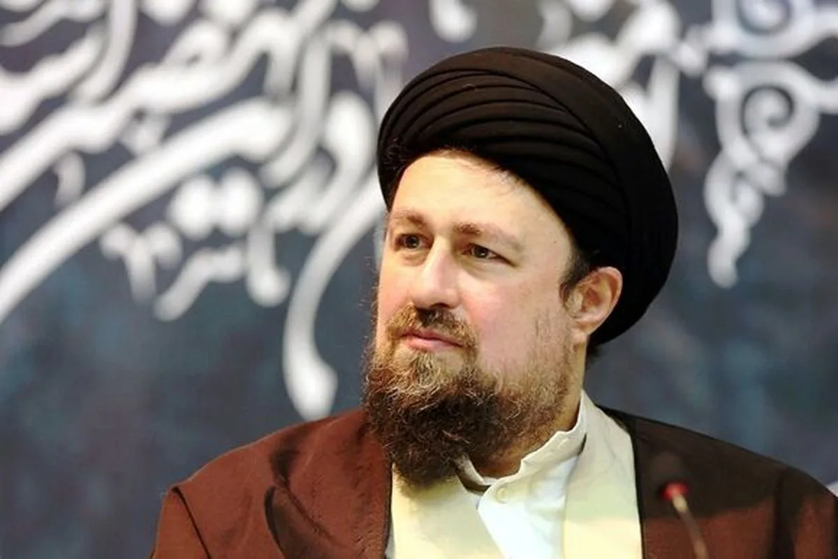 قاب عکس دختر سیدحسن خمینی در کتابخانه شخصی نوه امام + عکس